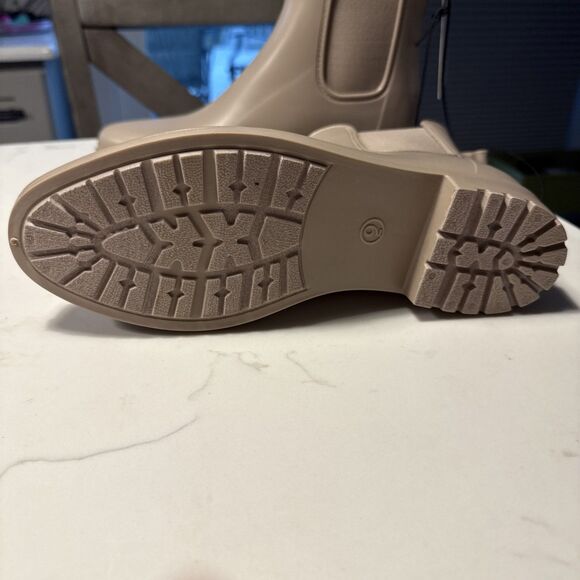 A New Day Women's Taupe Chelsea Rain Boots Size 9 Waterproof - Picture 6 of 11